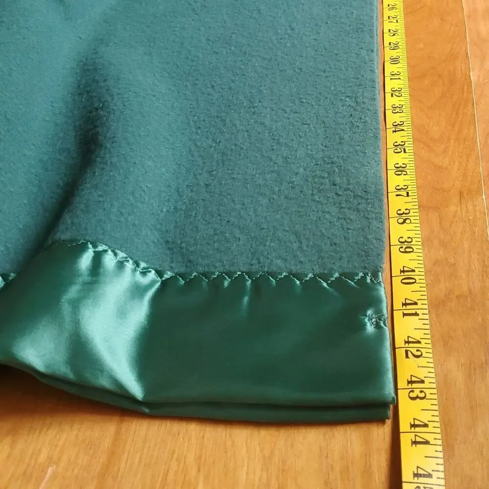 Green Blanket with Satin Edge Trim 65 x 86 Retro Classic Cozy